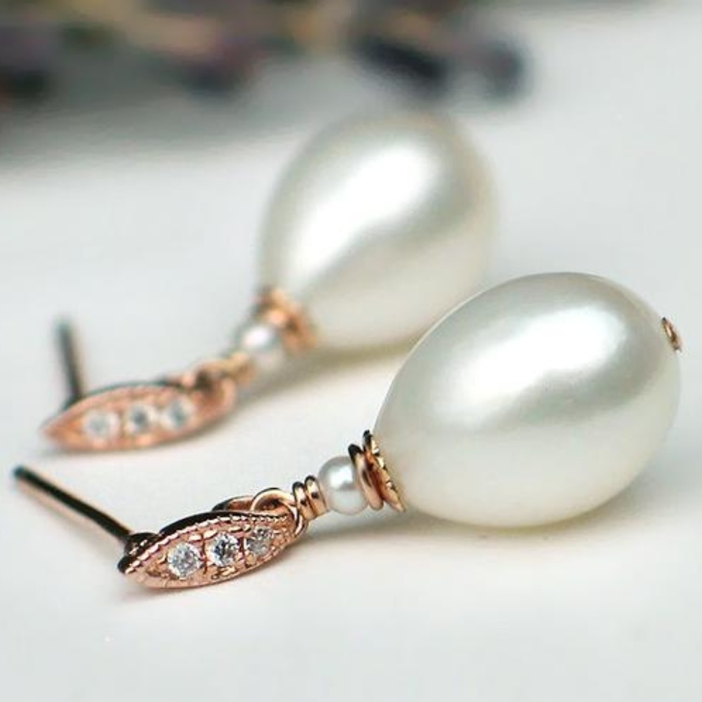 Rose Gold Teardrop Pearl Earrings | White